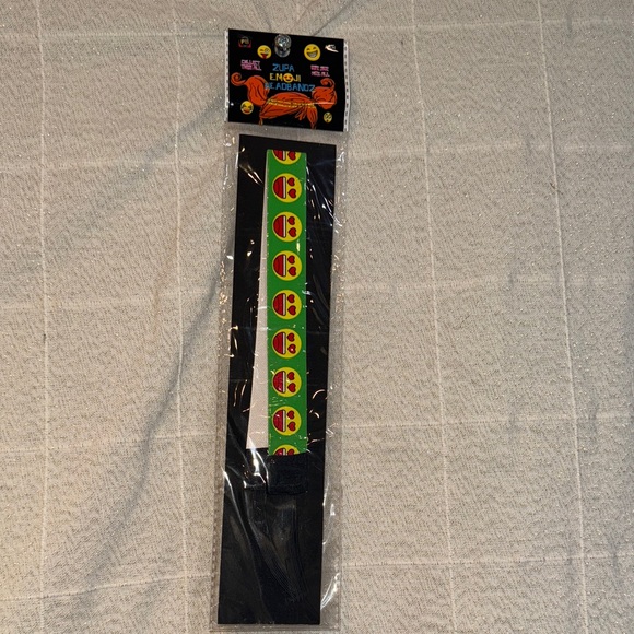 Kids Headband with Green and Red Design - Picture 1 of 3